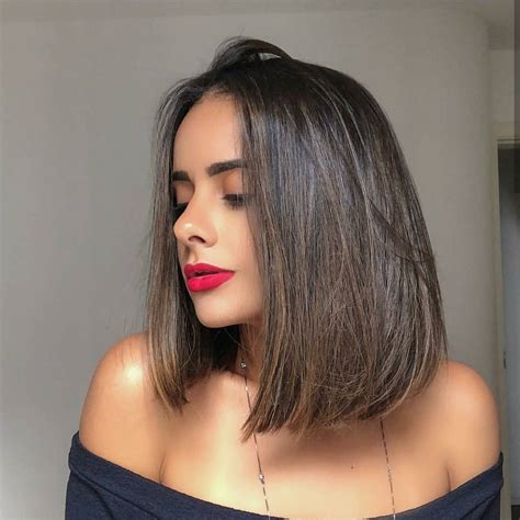 Stylish Shoulder Length Haircuts, Women Medium Hairstyles for Thick