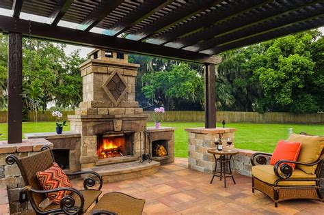 Must Haves To Make The Perfect Backyard For Entertaining