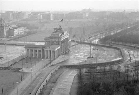 Brandenburg gate travelers' reviews, business hours, introduction, open hours. 1948. The Schism of Berlin Nearly Complete