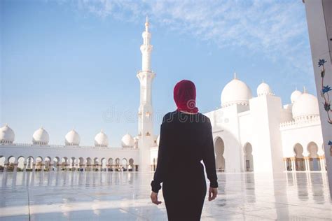 Fashion Woman In Grand Mosque In Abu Dhabi Stock Photo Image Of Grand