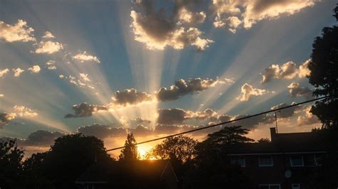 Crepuscular Rays Stunning Sunsets Light Up The Skies In The Uk Bbc News