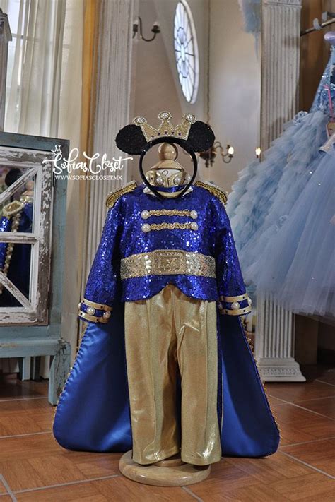 See authoritative translations of príncipe azul in english with example sentences and audio pronunciations. Imagen sobre Fiesta de mickey de deto4ka en карнавал | Traje de principe, Fiesta de mickey mouse