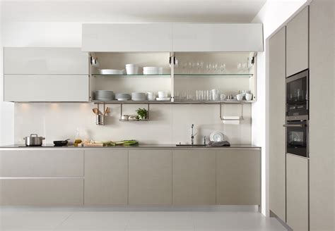 El aluminio se usa en la cocina desde el siglo xix. Serie 45 | Lino natural | Architonic