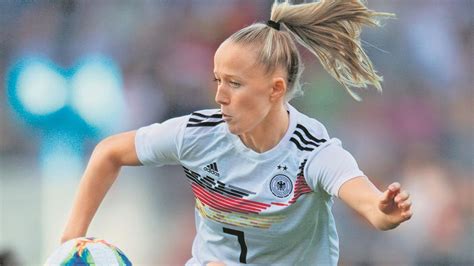 Fußball-WM der Frauen: 22 Wahrheiten über den Frauen-Fußball - Fussball ...