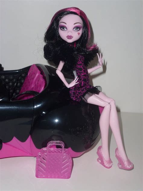Draculaura And Her Roadster Sweet 1600 Monster High Doll This Doll Was A J C Penney Exclusive