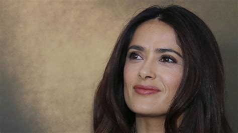 salma hayek accuses harvey weinstein of sexual harassment news khaleej times