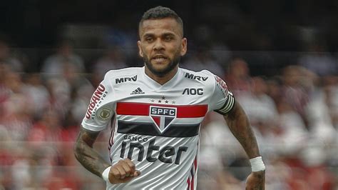 Dani Alves: "En Brasil Solo Juego Por Sao Paulo" | Entre Bolas