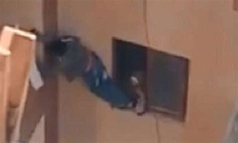 Mother In Giza Arrested For Forcing Son To Climb 6th Floor Balcony