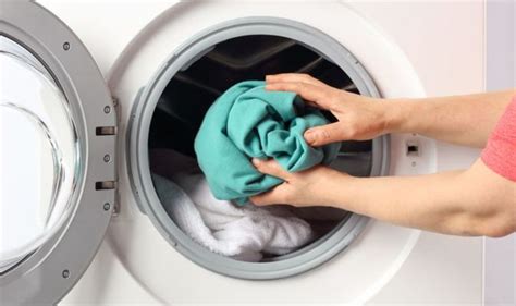 At what temperature do i wash a load of clothes with colors that run? (the answer is: What temperature should you wash your clothes to kill ...