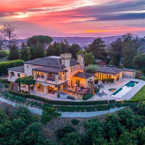Goodnight 😍 Beautiful Home Located At 117 Crestview Lane In Montecito