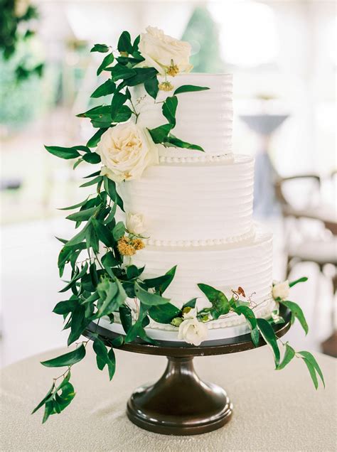 44 Wedding Cakes With Fresh Flowers Martha Stewart Weddings