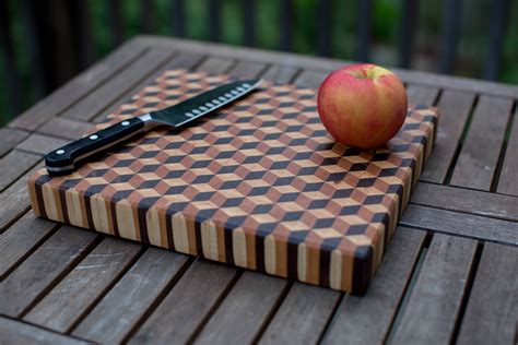 Xpost From Diy This Thing Is Sexy My First Cutting Board 3d End Grain Using Hard Maple