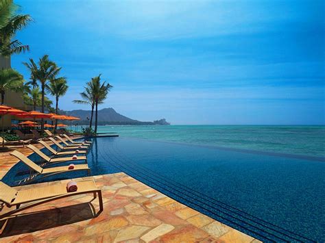 Hawaiis Best Hotel Pools Photos Condé Nast Traveler