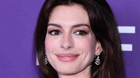 I Quarantanni Di Anne Hathaway Diva Discreta E Splendente La Stampa