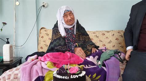 107 yaşındaki şehit annesine sürpriz doğum günü Önce muayene sonra hediye osmaniye haberleri