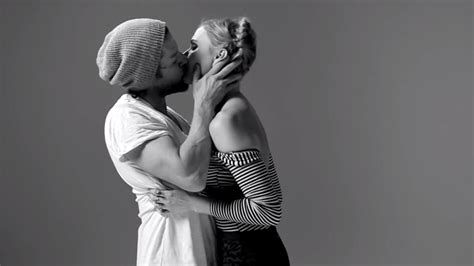 Cute Or Cringe Worthy 20 Strangers Share A First Kiss In Viral Ad