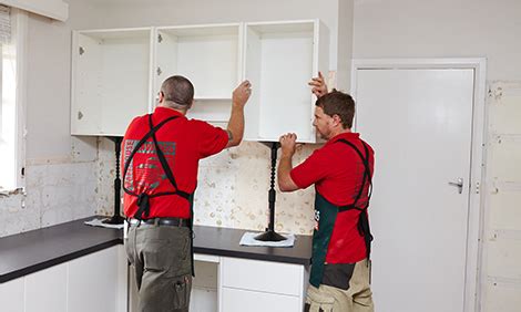 Be sure to ask for help when lifting and fitting if required when fixing doors and … How to install kitchen wall cabinets | Bunnings Warehouse