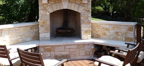 An outdoor fireplace is a desirable luxury, but the price keeps many homeowners without one. Corner Outdoor Fireplace Kits | Outdoor fireplace kits ...