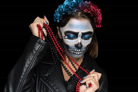 Female Skeleton Makeup Backgrounds Stock Photos Pictures And Royalty