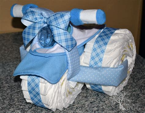 For those babies whose gender is yet to be revealed, this is an extremely cute way of celebrating its arrival. Billie's life: Tricycle Diaper Cake Tutorial