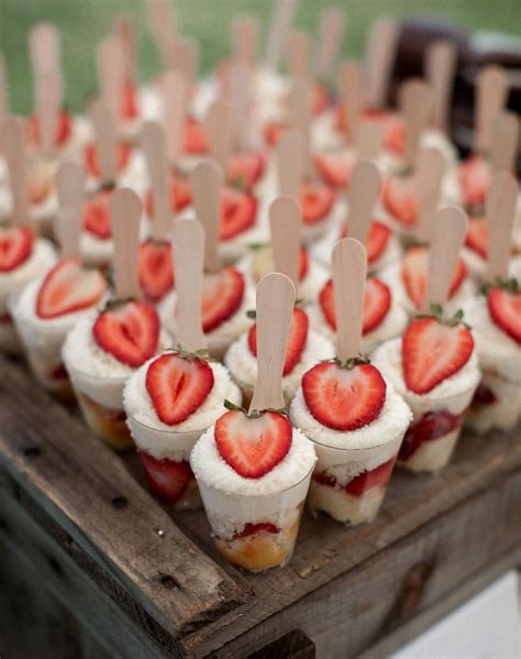 Strawberry Shortcake In A Cup Festa De Tortas De Morango