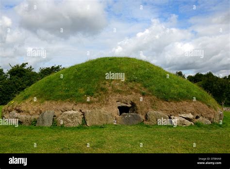 Knowth Neolithic Passage Tomb Boyne Valley County Meath Ireland World