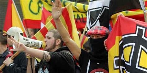 Sabe usted como se mueve la extrema derecha española en internet