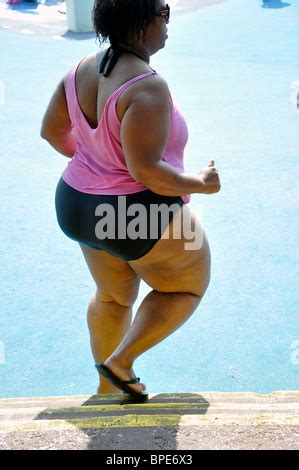 Femme noire obèse avec de lourdes cellulite Photo Stock Alamy