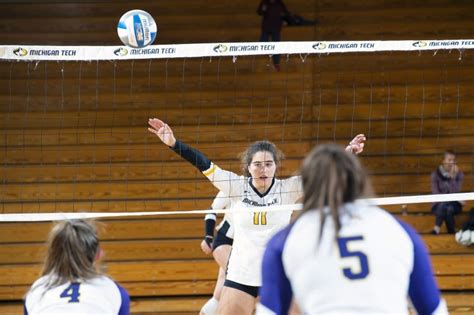 Mtus De Marchi Named To Cosida Academic Volleyball All District Team