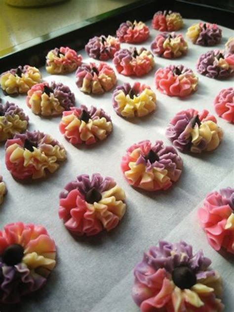 Maybe you would like to learn more about one of these? Resepi Kuih Raya : Semperit Susu Anzalna | Blog ...