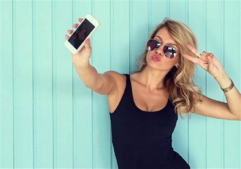 Women Take Sexy Selfies To Compete With Others In Economically Unequal