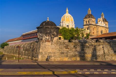 Die häuser sind alt und alle die altstadt in cartagena ist schön aber auch sehr touristisch. Reiseinfos für Cartagena de Indias, Kolumbien