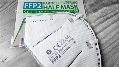 Es gilt als reine sicherheitsmaßnahme: OP- und FFP2-Masken: Wie gut schützen sie vor Corona ...