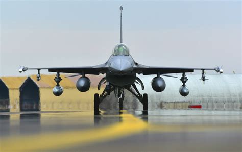 In early 1997 about 3600 had been delivered (it's in use with over 17 air forces), and production was expected to exceed 4000. There's An F16 Fighter Jet For Sale Right Now