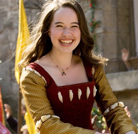 Pin By Morgana Pendragon On The Chronicles Of Narnia Narnia Costumes Chronicles Of Narnia Narnia