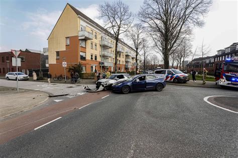 Forse Blikschade Bij Aanrijding Op Brouwersdijk Dordtcentraal