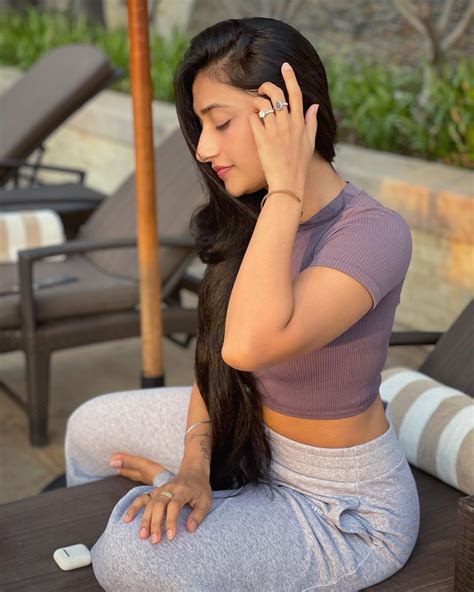 Dhanashree Verma S Top 7 Hottest Instagram Looks Of 2021 Iwmbuzz