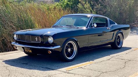 Autograf 1966 Ford Mustang Fastback