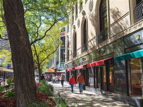 The 10 Most Famous Streets In The World Chicago Shopping Michigan