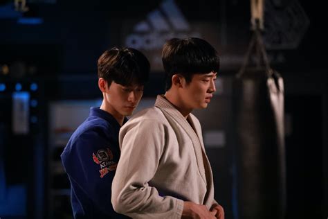 Momen Romantis Antara Han Gi Chan Dan Jang Eui Su Dalam Drama Bl Korea