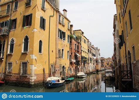 Venetian Street Venice Waterway Classical Buildings Venetian