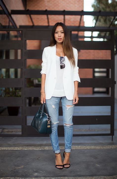 Whether it's a cult buy like the mango corduroy beauty that even got alexa chung's for autumn/winter 2018, it looks like one particular style is coming to the fore: 30 Inspiring Ways To Wear A White Blazer 2020 ...