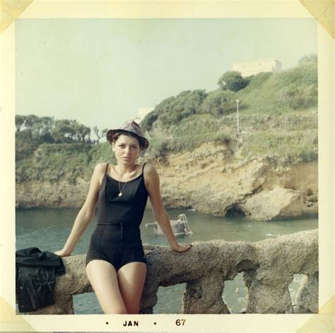 38 Color Snapshots Of Teenage Girls In Swimsuits From The 1960s