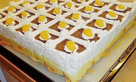 Dose/n mandarine(n) 2 beutel vanillezucker 2 beutel sahnesteif 2 becher sahne 2 becher schmand etwas zimt. Fanta Schmand Kuchen mit Pudding - Welt Rezept