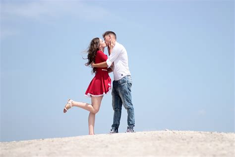 图片素材 女孩 男孩 假期 爱 吻 一对 浪漫 仪式 幸福 美容 相互作用 拍照片 4272x2848 592477 素材中国 高清壁纸
