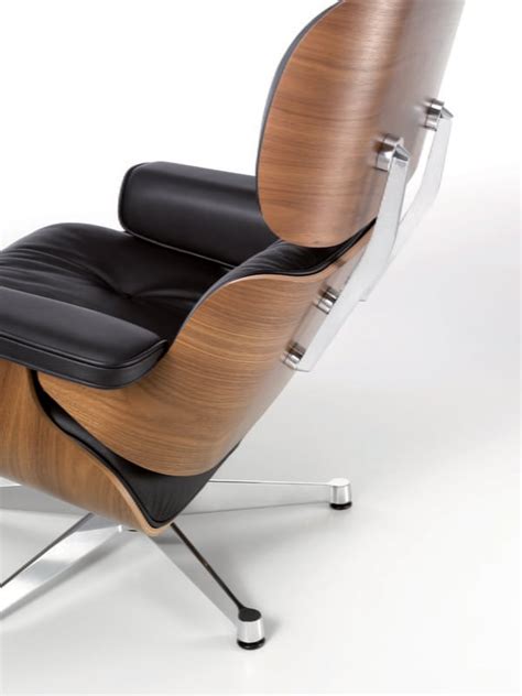 Vitra Eames Lounge Chair Classic Size Walnut Black Leather