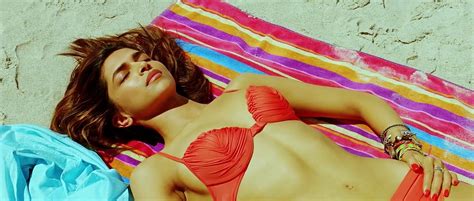 Deepika Padukone Bikini Hot Pics Hd
