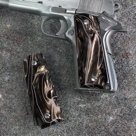 Colt Officers Model 1911 Kirinite™ Desert Camo Grips