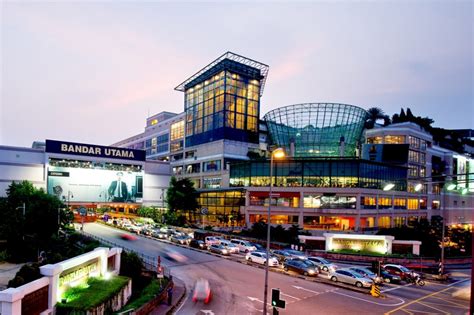 1 Utama Mall Shopping Centre The Biggest Mall In Malaysia Panda