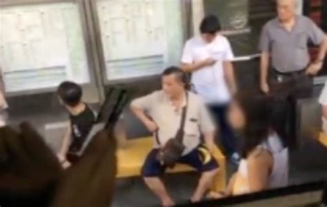 Woman Cries And Begs Passengers For Money On Bus 197 Stomp